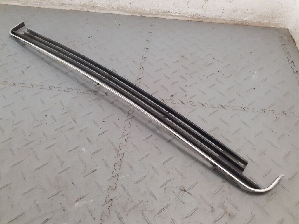 JAGUAR DAIMLER SERIES 3 XJ6 XJ12 UNDER CENTRE TRIM LOWER GRILL METAL BAC2479