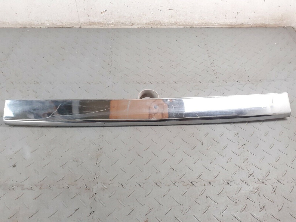 JAGUAR XJS PRE FACELIFT CENTRE REAR CHROME BLADE SECTION SPARES O REPAIR BCC3434