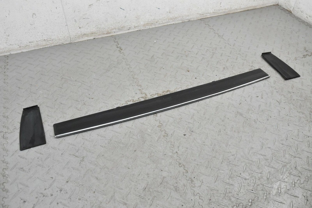 JAGUAR DAIMLER XJ40 XJ12 BOOT TRUNK LID APERTURE FINISHER PLINTH BEC18992 17729