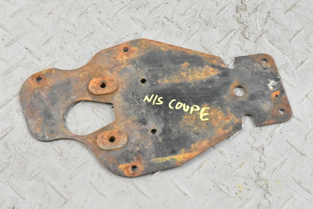 JAGUAR DAIMLER SERIES 2 COUPE XJC LEFT LH NS FRONT DOOR REGULATOR MOUNTING PLATE