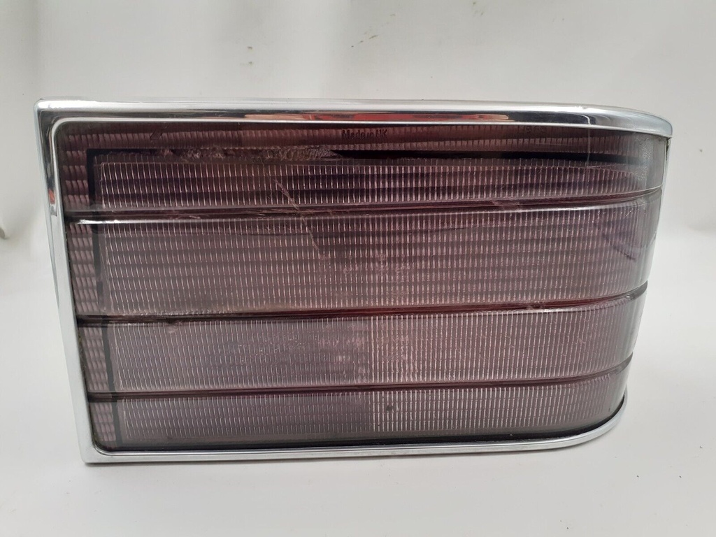 REAR LIGHT RIGHT SIDE JAGUAR XJ6 XJ40 XJ81 LAMP RED LENS BRAKE INDICATOR CHROME