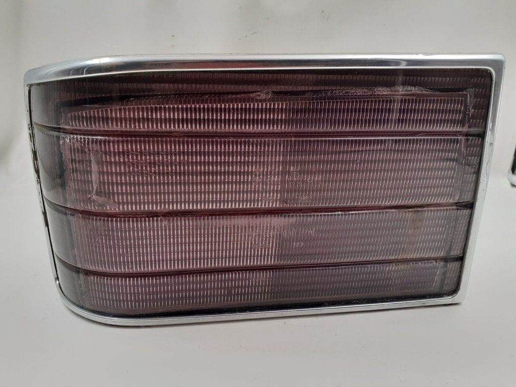 REAR LIGHT JAGUAR XJ6 XJ40 XJ81 LEFT BACK LAMP RED LENS BRAKE INDICATOR CHROME