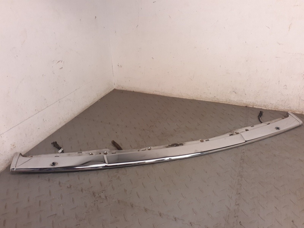 FRONT BUMPER CHROME JAGUAR DAIMLER XJ6 XJ40 CENTRE BLADE WASHER JET STRIP BUMP