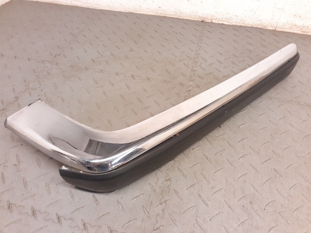 JAGUAR XJS REAR CORNER CHROME RIGHT DRIVERS SIDE SECTION BUMPER BLADE RUBBER