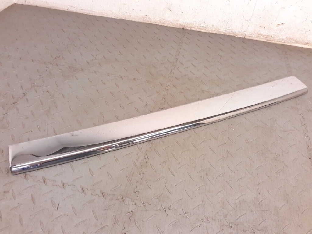 REAR CENTRE CHROME JAGUAR XJS PRE FACELIFT BLADE EXTERIOR FINISHER TRIM SECTION