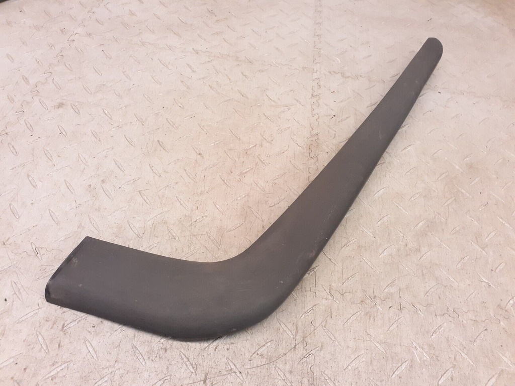 REAR CORNER RUBBER JAGUAR EARLY XJS PRE HE RIGHT SIDE DRIVERS BUMPER BLADE TRIM