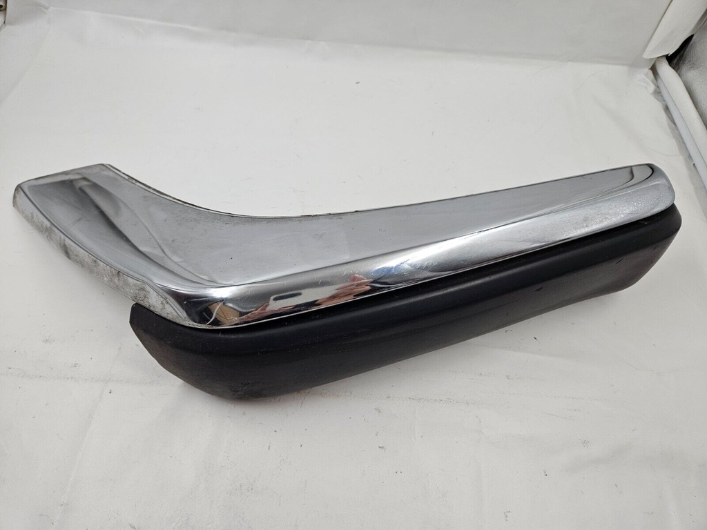 FRONT LEFT CORNER CHROME JAGUAR XJS BUMPER PASSENGER SIDE BLADE RUBBER LEFTHAND