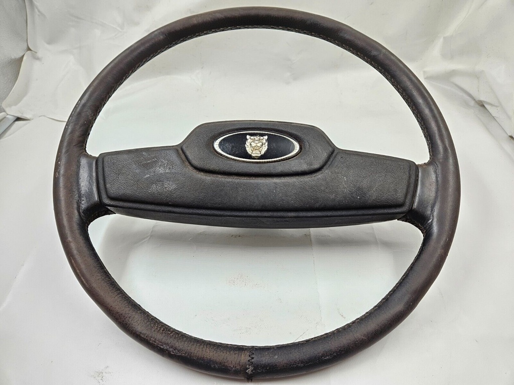 BLACK STEERING WHEEL JAGUAR XJS AND SERIES 3 EARLY NON TILT COLUMN USED