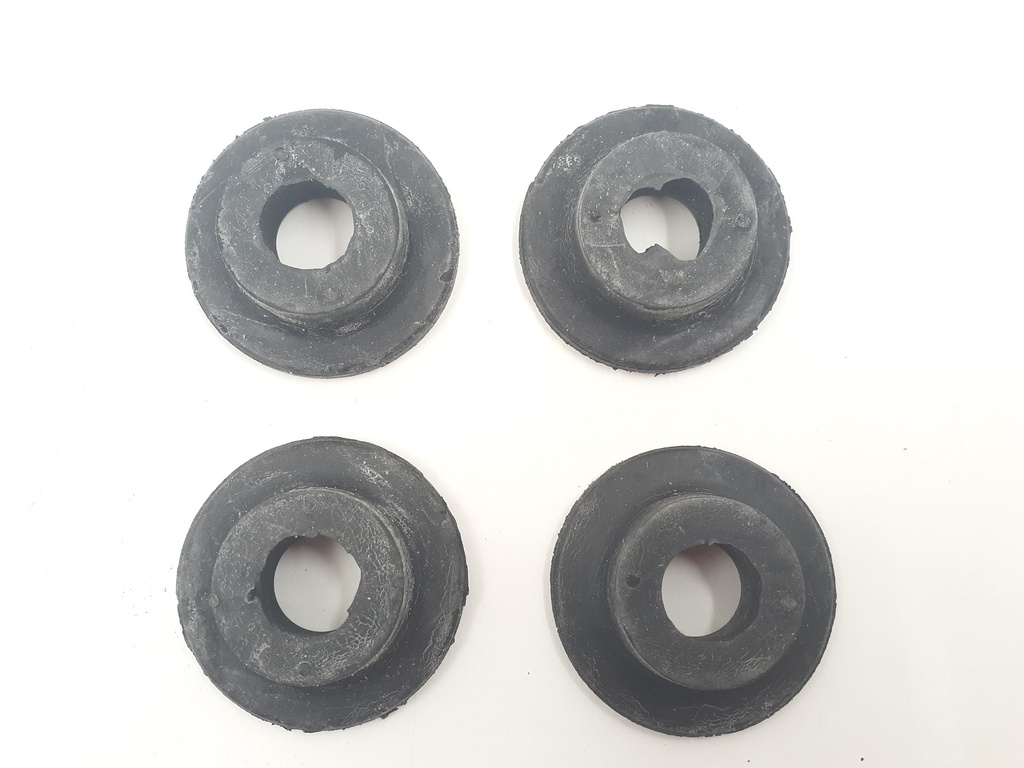 SET OF 4 AFTERMARKET RADIATOR MOUNTING BUSHES X300 AND XJ40