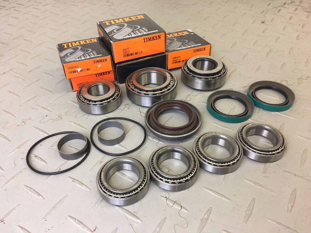 LATE GKN DIFF BEARING AND SEAL KIT