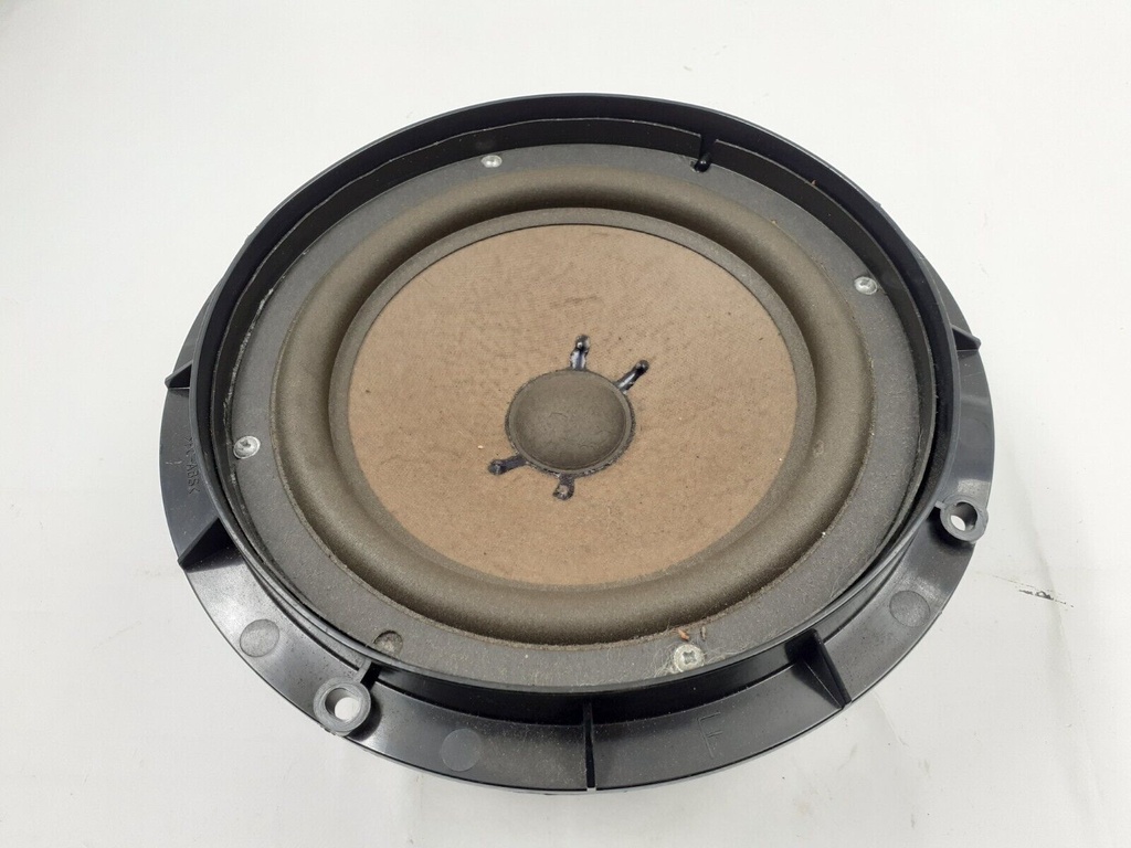 SUBWOOFER SPEAKER JAGUAR XK8 X100 HARMON KARDON PREMIUM SOUND LJA4144BA USED