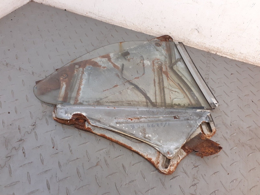 JAGUAR SERIES 2 COUPE REAR LEFT LH NSF DOOR GLASS WINDOW ORIGINAL SPARES REPAIR