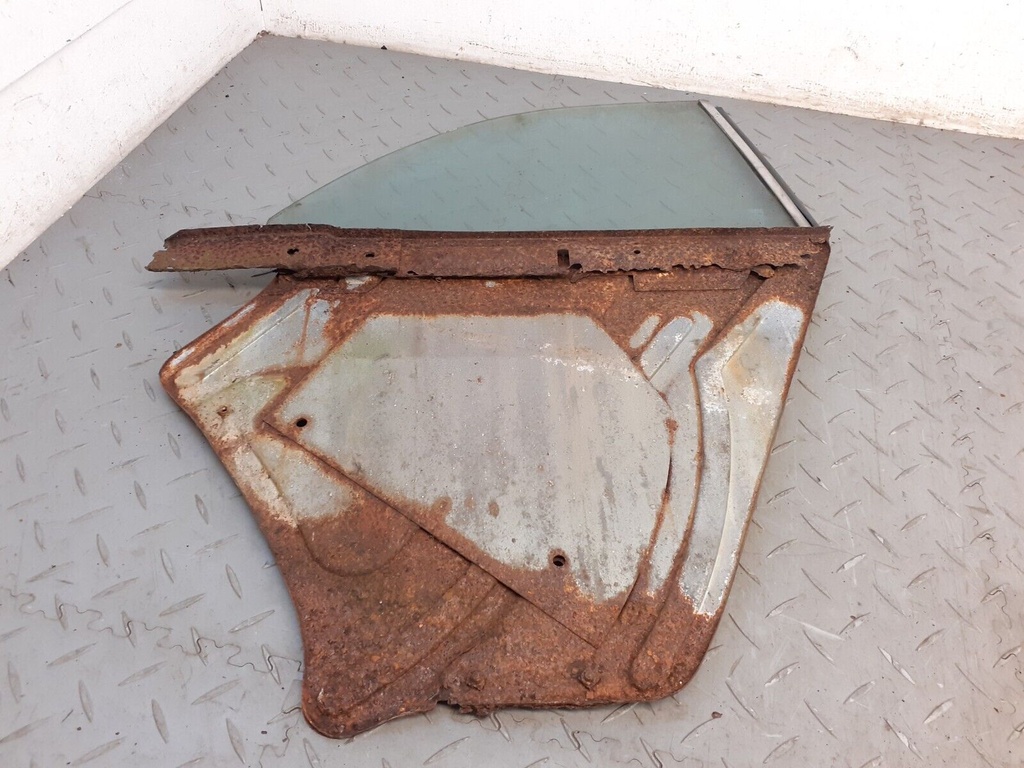 JAGUAR SERIES 2 COUPE REAR RIGHT RH OSF DOOR GLASS WINDOW ORIGINAL SPARES REPAIR