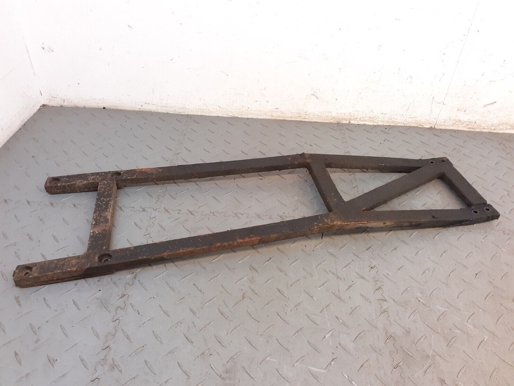 JAGUAR XJS CABRIOLET REAR UNDER BRACE FRAME SUPPORT METAL CRUSIFORM AXLE FRAME