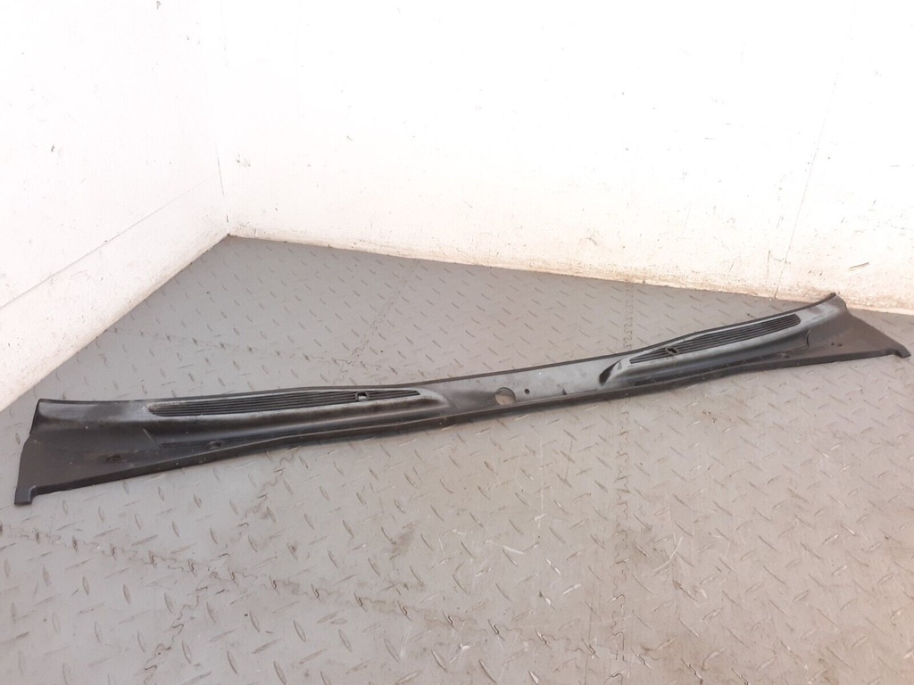 JAGUAR X300 XJ6 XJ12 XJ40 FRONT WINDSCREEN LOWER SCUTTLE PLASTIC TRIM GMD8861AA