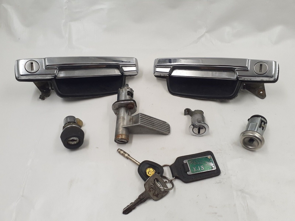 JAGUAR XJS XJR PRE FACELIFT HANDLE LOCK SET WITH KEY BOOT DOORS GLOVE BOX FUEL