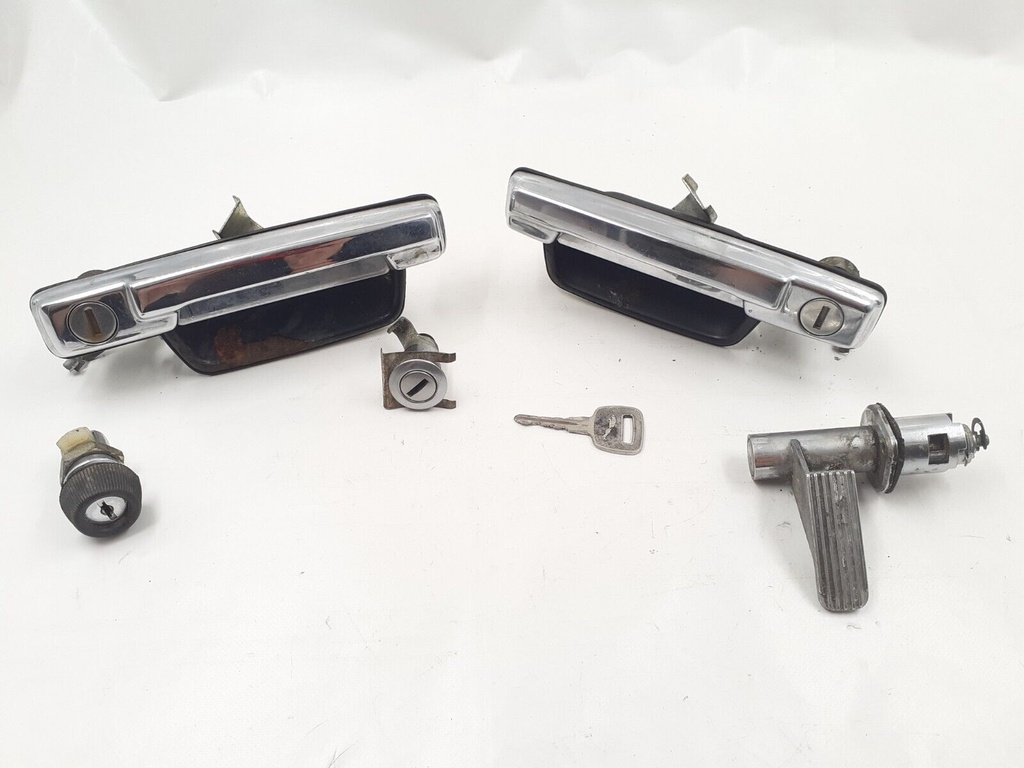 JAGUAR XJS XJR PRE FACELIFT HANDLE LOCK SET WITH KEY BOOT DOORS GLOVE BOX FUEL