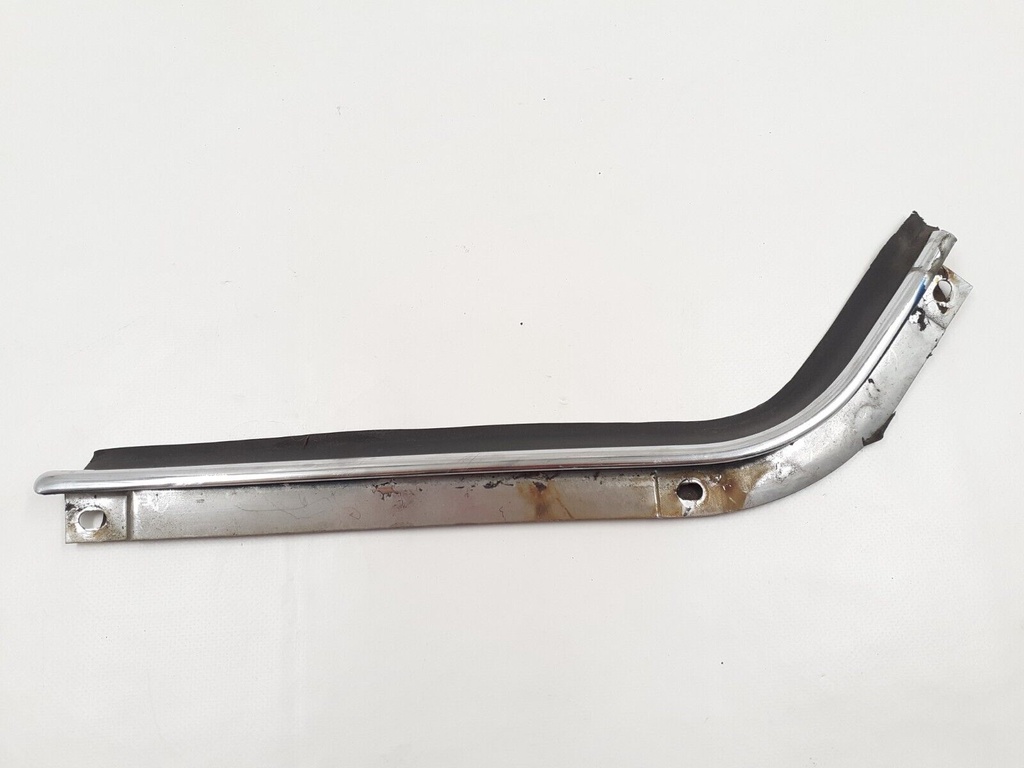 JAGUAR XJS CONVERTIBLE LEFT REAR QUARTER WINDOW WASTE SEAL CHROME STRIP