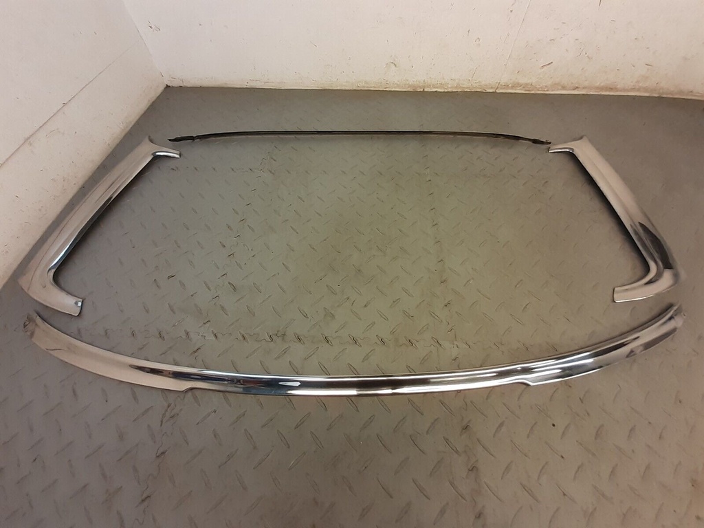 JAGUAR XJS HE PRE FL COUPE WINDSCREEN SURROUND CHROME FINISHER BRIGHT A POST