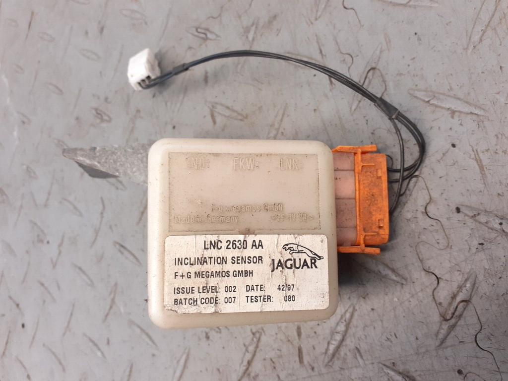 JAGUAR XK8 X100 INCLINATION SENSOR TILT ALARM MODULE LNC2630AA