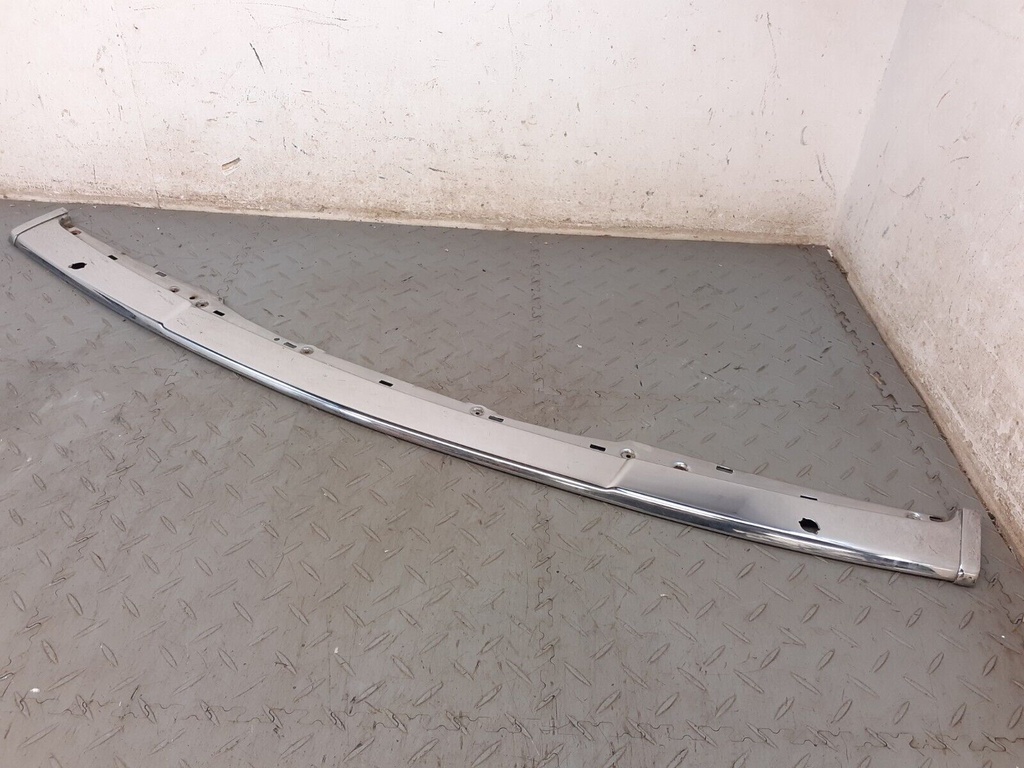 JAGUAR DAIMLER XJ6 XJ40 FRONT BUMPER CHROME CENTRE BLADE WASHER JET STRIP BUMP