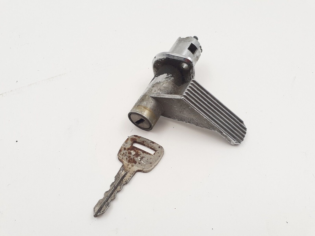 JAGUAR XJS HE PRE FACELIFT BOOT TRUNK LID LOCK WITH KEY LEVER HANDLE BARREL