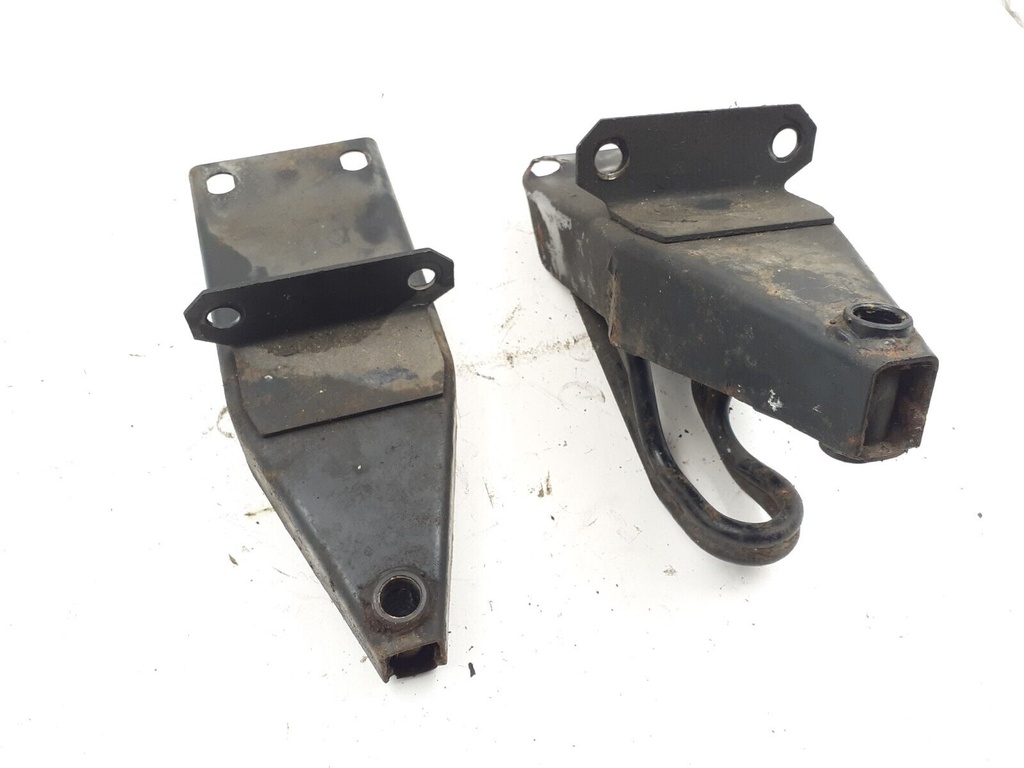 GENUINE JAGUAR XJ6 XJ12 XJ40 FRONT BUMPER MOUNTS WITH TOE EYE PAIR RIGHT LEFT