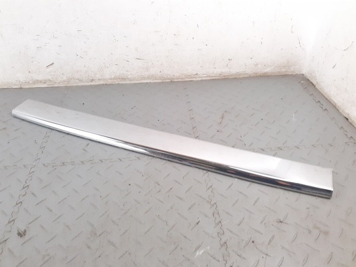 [BCC3434-4733 LG] JAGUAR XJS PRE FACELIFT CENTRE REAR CHROME BLADE FINISHER TRIM SECTION BCC3434