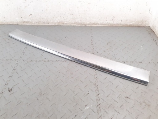 [BCC3434-4734 LG] JAGUAR XJS PRE FACELIFT CENTRE REAR CHROME BLADE FINISHER TRIM SECTION BCC3434