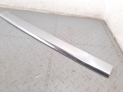 [BCC3434-4735 LG] JAGUAR XJS PRE FACELIFT CENTRE REAR CHROME BLADE FINISHER TRIM SECTION BCC3434