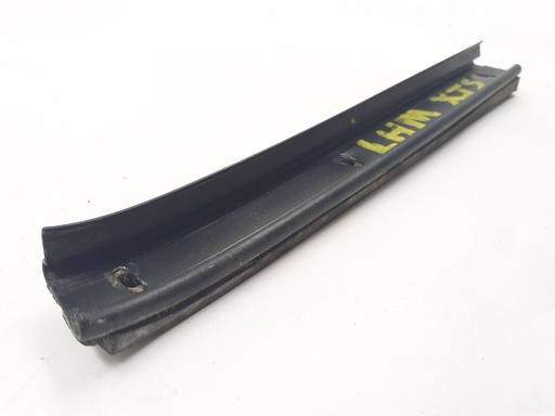 [BBC8189-4523 UPR] JAGUAR XJS CONVERTIBLE LEFT MIDDLE RUBBER SEAL RAIL MOUNT ROOF HOOD RETAINER