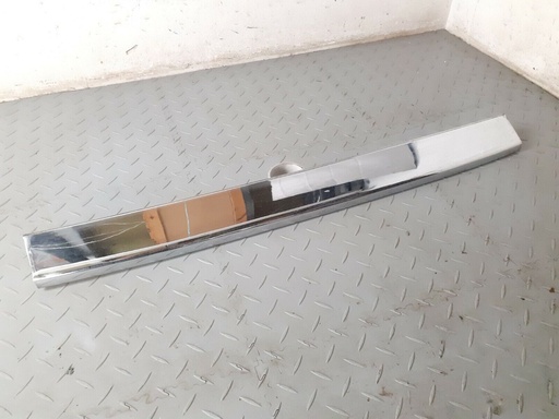 [BCC3434-PRC4233] JAGUAR XJS PRE FACELIFT CENTRE REAR CHROME BLADE SECTION SPARES O REPAIR BCC3434