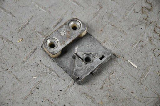 [BD31368-7UP3406] DAIMLER LIMOUSINE LH FRONT NEAR SIDE DOOR MECHANISM LATCH STRIKER PLATE BD31368