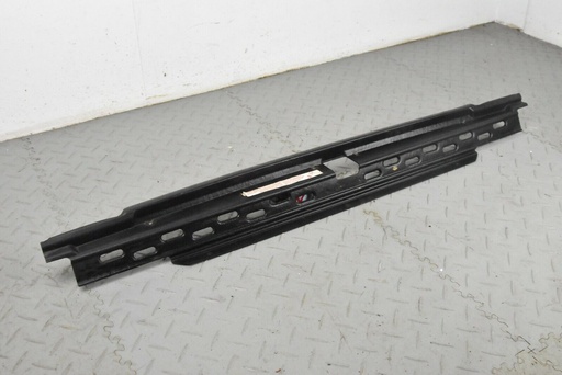 [-UP2760] JAGUAR DAIMLER XJ6 XJ12 BOOT TRUNK CATCH FINISHER PLASTIC PLINTH STRIP CARPET