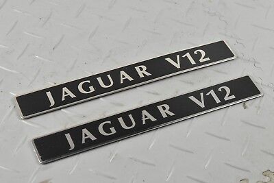 [-2 PR2102] JAGUAR XJS XJ12 6.0 5.3 V12 ENGINE SCRIPT WRITING BADGE INLET MANIFOLD TOP PLATE