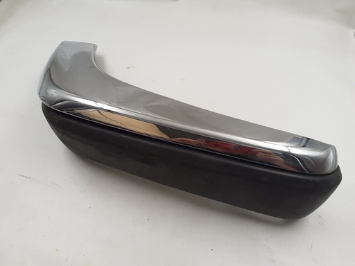 [BEC14679-8038 H1] FRONT LEFT CORNER CHROME JAGUAR XJS BUMPER PASSENGER SIDE BLADE RUBBER LEFTHAND