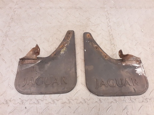 [-8071 H4] JAGUAR MUD FLAPS WHEEL TYRE ACCESSORIES PAIR RUBBER GUARD USED SPARES REPAIRS