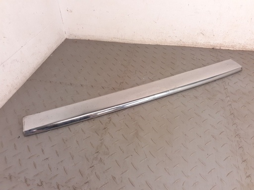 [BCC3434-8086 J1] CENTRE REAR CHROME JAGUAR XJS PRE FACELIFT BLADE EXTERIOR FINISHER TRIM SECTION