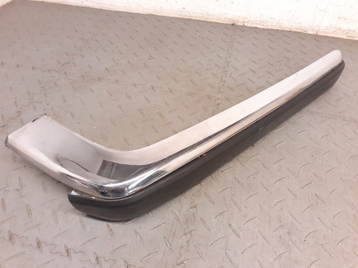 [BCC3432-8210 J6] JAGUAR XJS REAR CORNER CHROME RIGHT DRIVERS SIDE SECTION BUMPER BLADE RUBBER