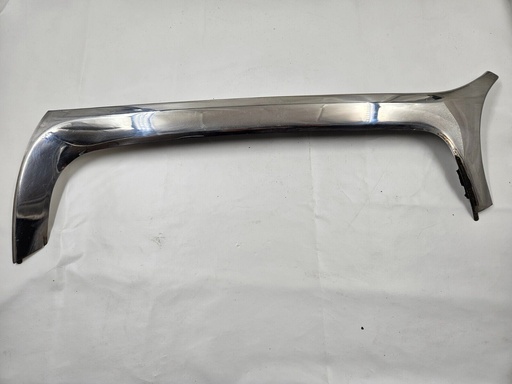 [BAC4257-8492 J2] JAGUAR XJS FACELIFT RH O/S RIGHT A POST CHROME WINDSCREEN FINISHER TRIM BAC4257