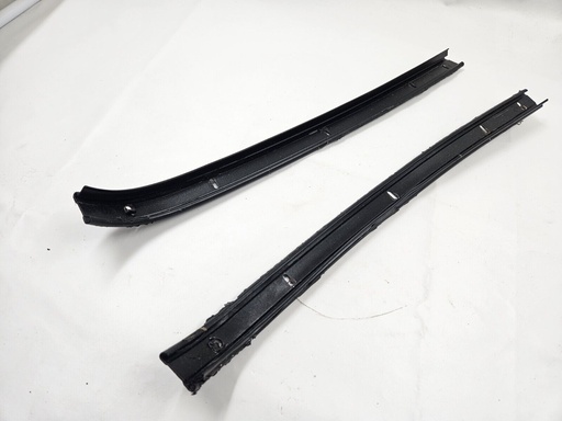 [-8530 J2] JAGUAR XJS CONVERTIBLE PAIR OF FRONT RUBBER SEAL RAIL MOUNT ROOF HOOD RETAINER