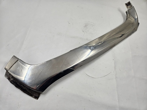 [BEC25315-8550 H9] A POST CHROME JAGUAR XJS LATE FACELIFT CONVERTIBLE LEFTSIDE WINDSCREEN FINISHER