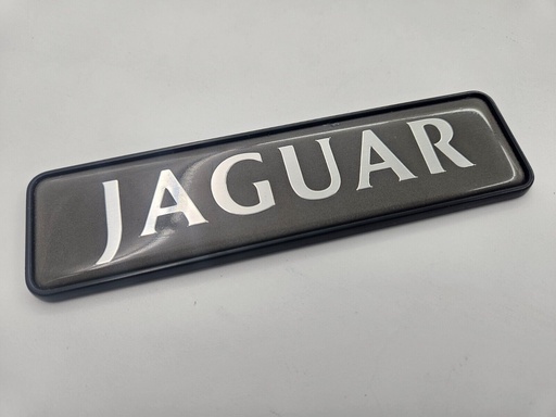 [-8752 HHB3] JAGUAR X308 SILVER XJR BADGE TRIM EMBLEM JAG REAR END MODEL REPLACEMENT