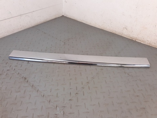 [BCC3434-6460 J1] JAGUAR XJS PRE FACELIFT CENTRE REAR CHROME BLADE FINISHER TRIM SECTION BCC3434