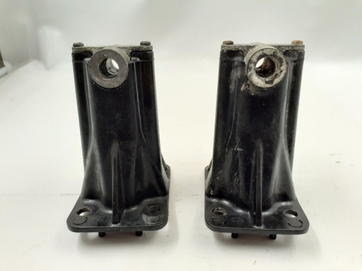 [HJA6471AA-7798 J8] JAGUAR X100 XK8 XKR FRONT BUMPER MOUNTS BACK BRACKET PAIR USED HJA6471AA