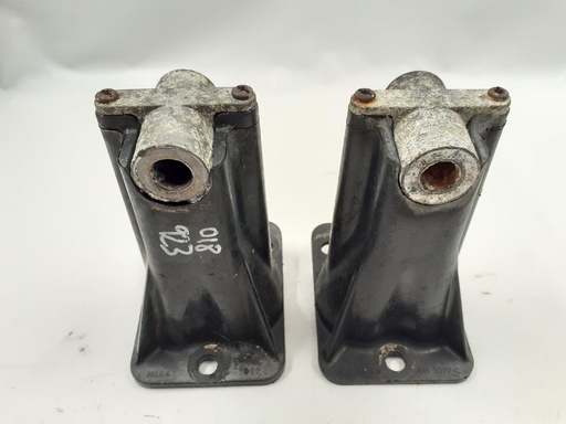 [HJA6471AA-7803 J8] JAGUAR X100 XK8 XKR FRONT BUMPER MOUNTS BACK BRACKET PAIR USED HJA6471AA