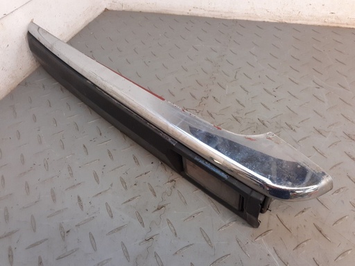 [BEC6589-7762 H8] JAGUAR XJ40 REAR LEFT BACK CORNER CHROME BUMPER BLADE RUBBER AVERAGE CONDITION