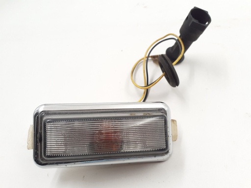 [DBC3323-7731 HHB2] JAGUAR XJ40 EARLY DIRECTIONAL WING INDICATOR SIDE REPEATER LAMP LIGHT USED