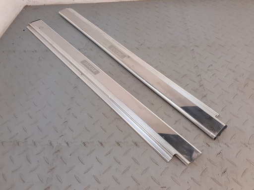 [BCC4478-6700 J1] JAGUAR XJS HE COUPE PAIR KICK SILL PLATE TREAD CHROME STRIP DOOR KICKSTRIP  SEIL