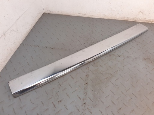 [BCC3434-6657 J7] JAGUAR XJS PRE FACELIFT CENTRE REAR CHROME BLADE EXTERIOR FINISHER TRIM SECTION